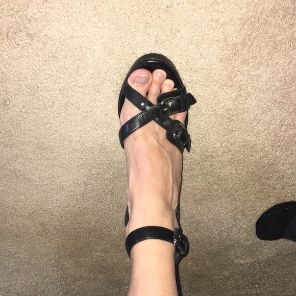 BCBGirls black sz 9 strap wedge - Picture 7 of 8